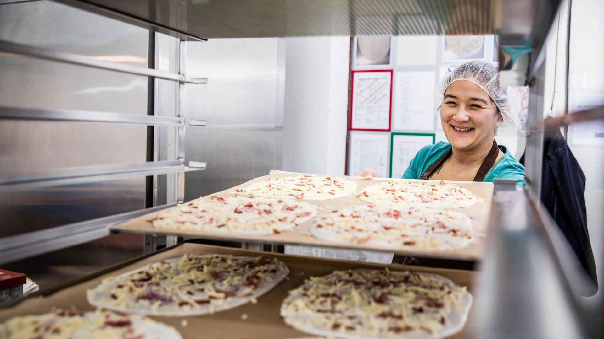 Flammkuchen Blech Aus Stickenwagen Schwarzwälder Flammkuchen Manufaktur