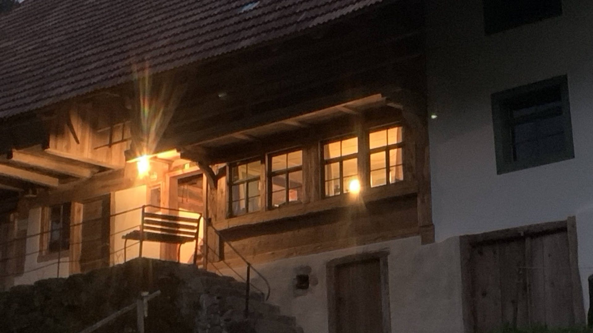 Hederle bei Nacht