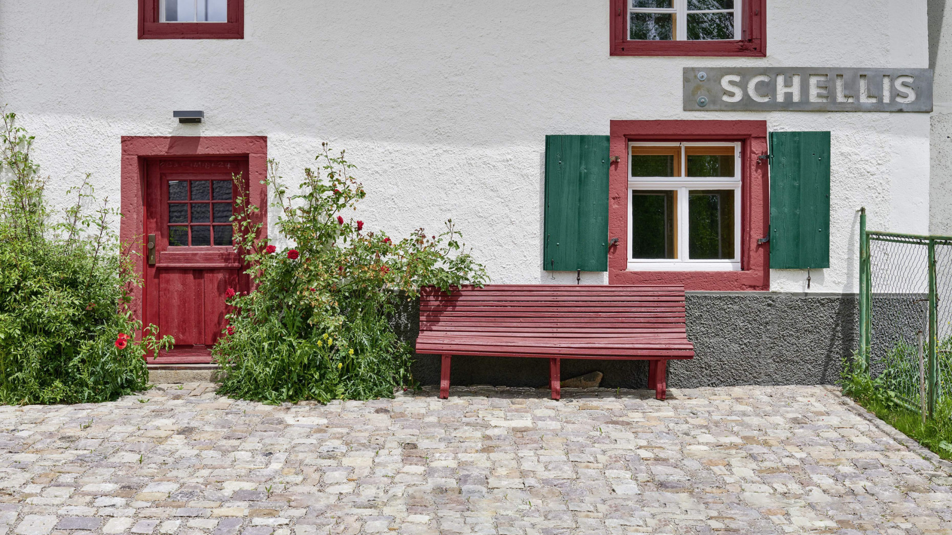 Schellis aussen Mai 24 16