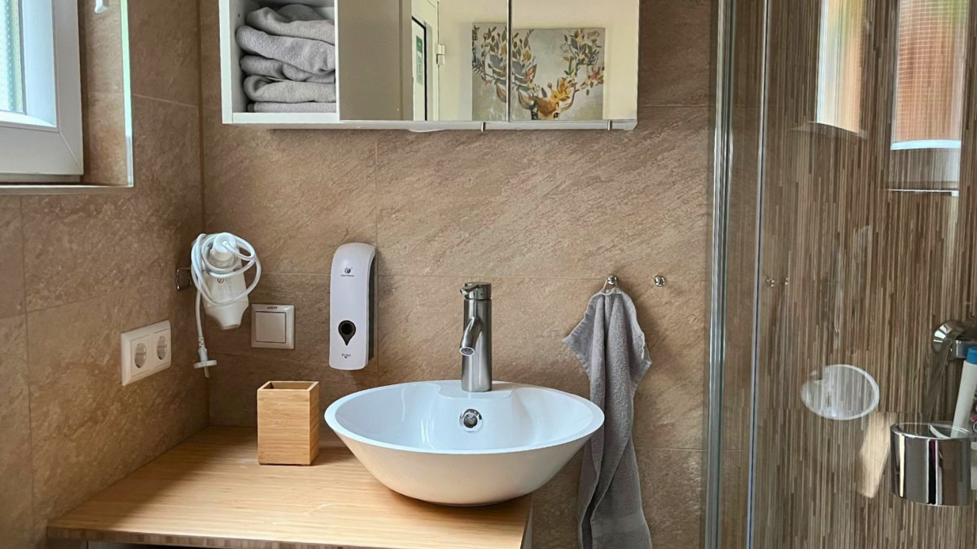 Ferienhaus mit modernem Badezimmer vollausgestattet v2